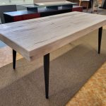 Tammepuidust diivanilaud