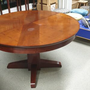 Pikendatav söögilaud