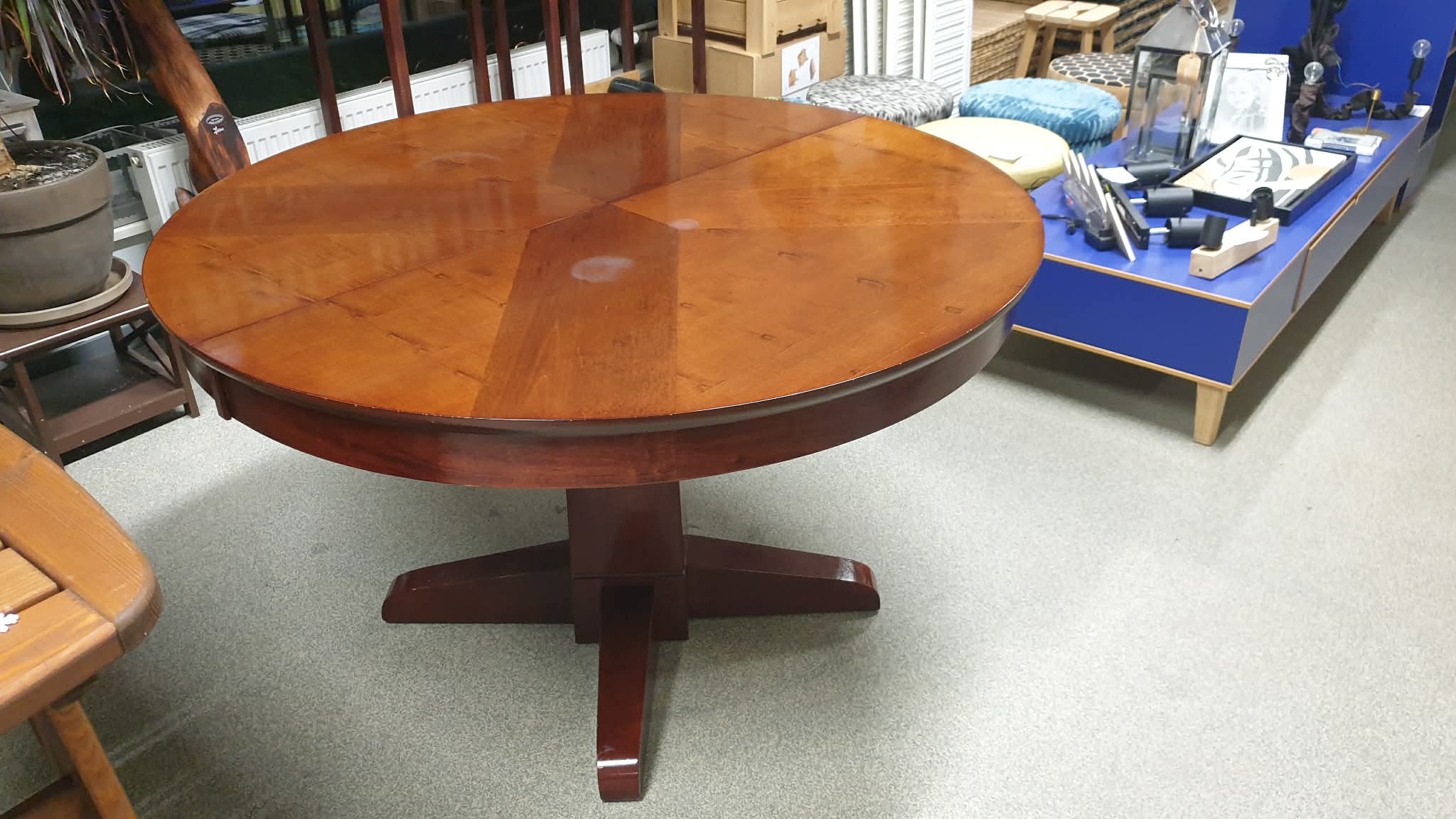 Pikendatav söögilaud