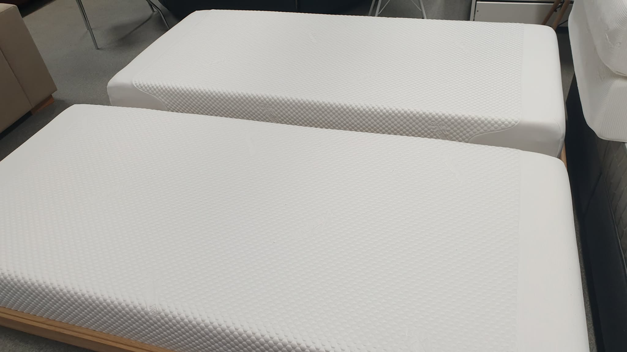 Voodid 90 x 200 "TEMPUR" madratsiga