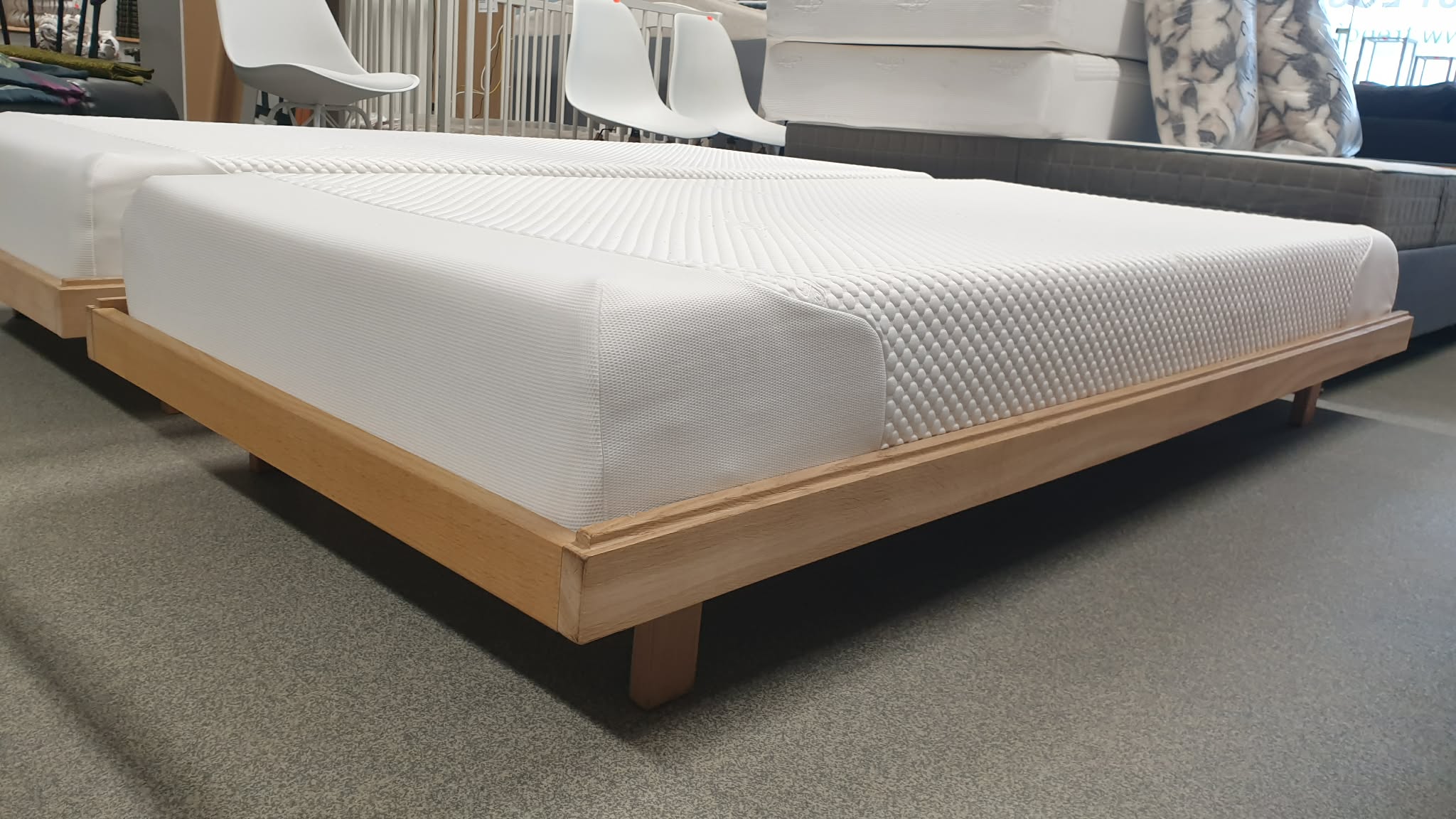 Voodid 90 x 200 "TEMPUR" madratsiga