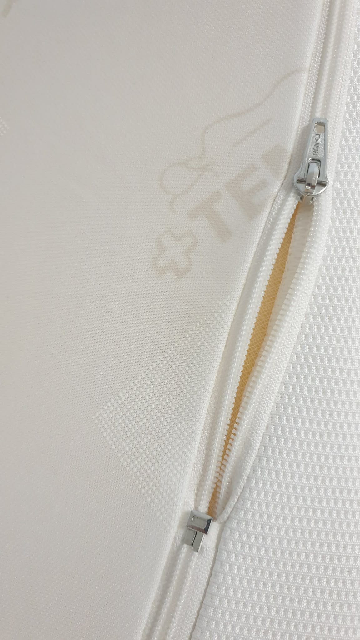 Voodid 90 x 200 "TEMPUR" madratsiga